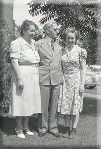 Robert, Gertrude and Marcella Lindneux